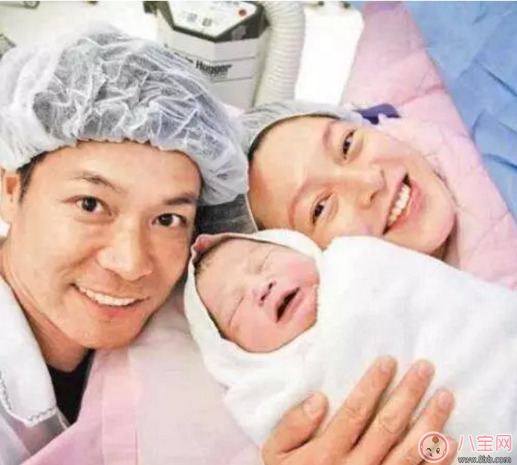 靳東赴港陪愛妻生二胎 還有那些全程陪產(chǎn)的星爸【準爸陪產(chǎn)十大準備】 靳東赴港陪愛妻生二胎 還有那些全程陪產(chǎn)的星爸【準爸陪產(chǎn)十大準備】