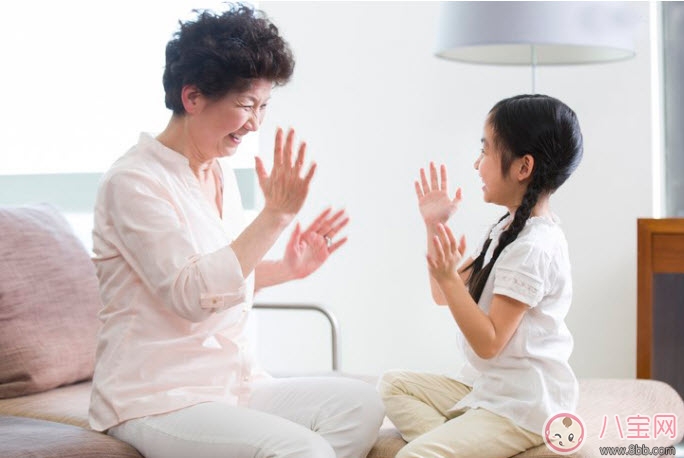 老人帶孩子好不好 老人帶娃說的這些話會(huì)毀了孩子 老人帶孩子好不好 老人帶娃說的這些話會(huì)毀了孩子