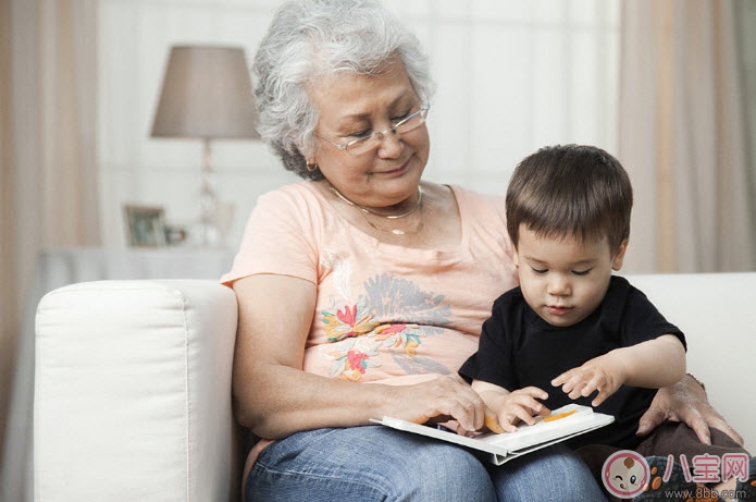 老人帶孩子好不好 老人帶娃說的這些話會(huì)毀了孩子 老人帶孩子好不好 老人帶娃說的這些話會(huì)毀了孩子