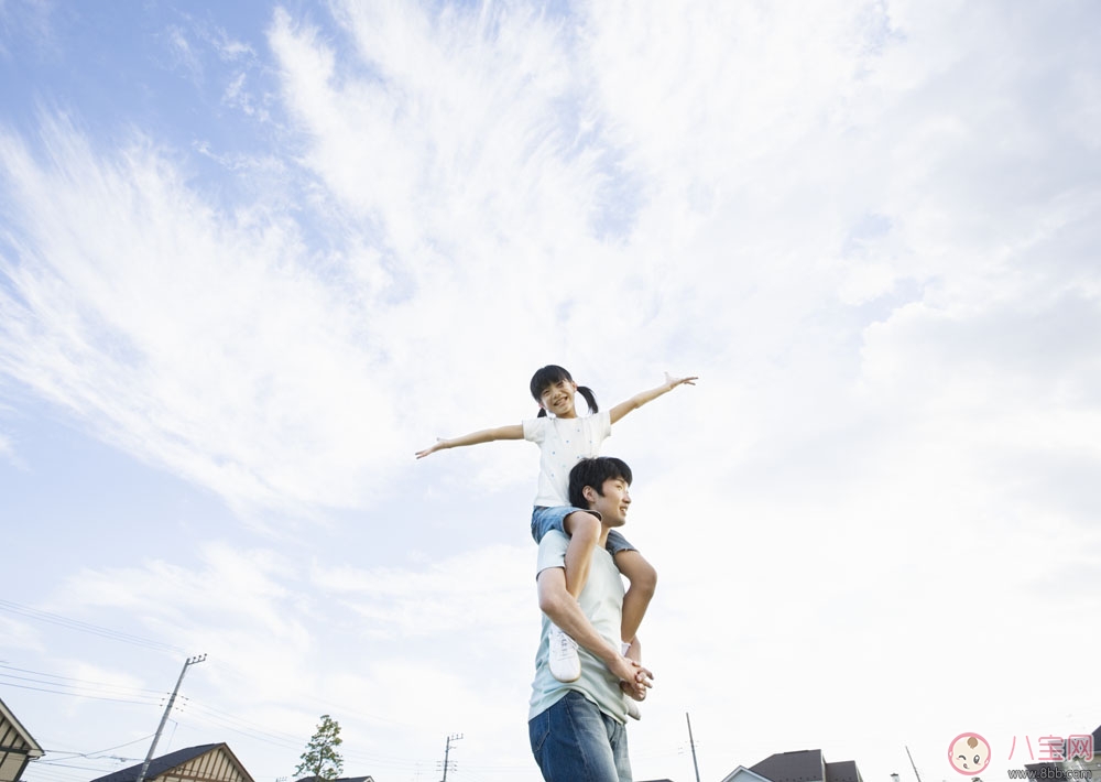 爸爸多和孩子互動(dòng)  正面影響多