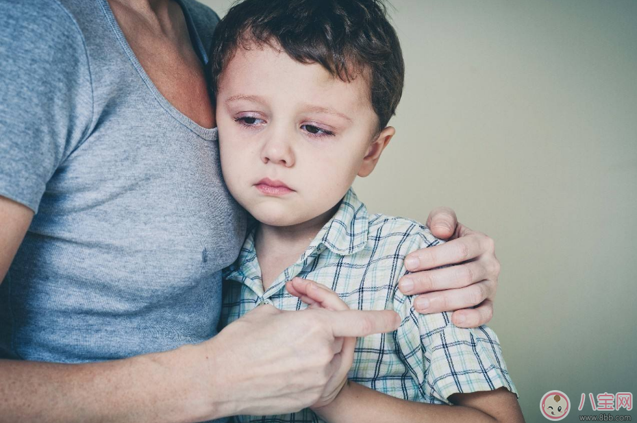  害怕閃電的孩子 往往都很膽小