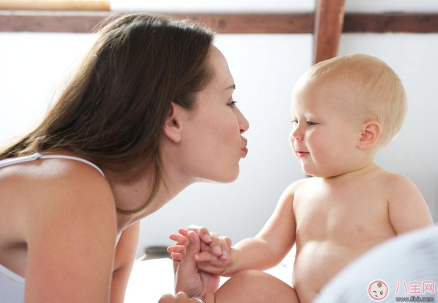 訓(xùn)練寶寶聽覺可以這么玩 訓(xùn)練孩子聽覺游戲 訓(xùn)練寶寶聽覺可以這么玩 訓(xùn)練孩子聽覺游戲