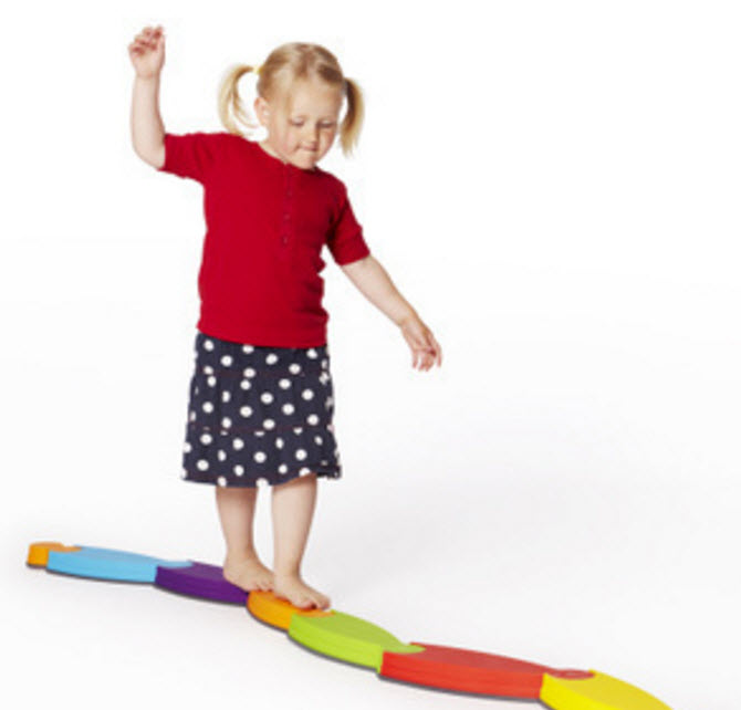 提高孩子平衡力的玩具有哪些 提高孩子平衡力的游戲有哪些