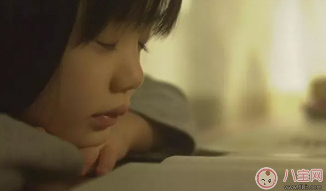 剛學(xué)說話的寶寶要不要和他說方言 家庭語言雜亂家長怎么教