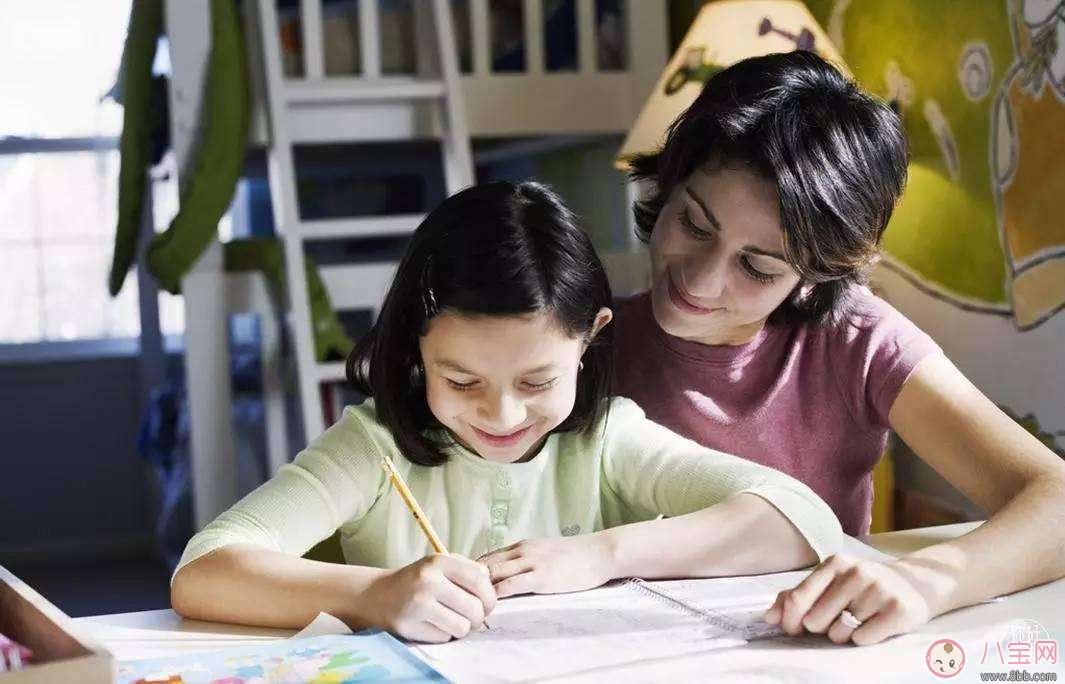 寶媽工作忙 職場(chǎng)女性如何與孩子交流 寶媽工作忙 職場(chǎng)女性如何與孩子交流