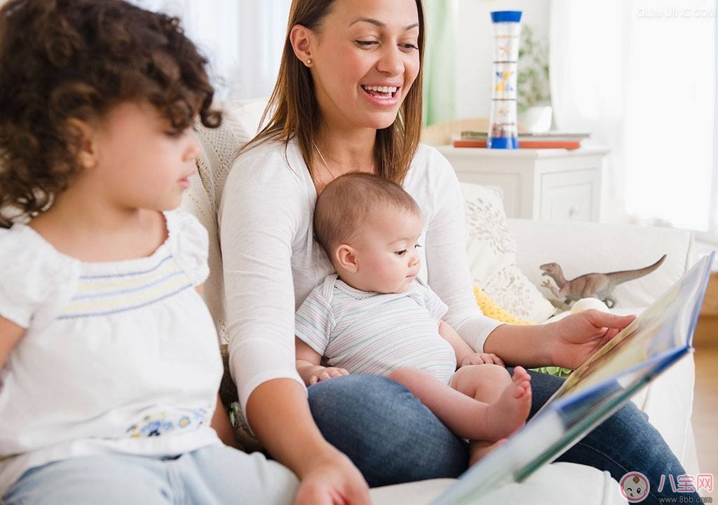 講故事給寶寶聽的優(yōu)點 如何正確講故事給寶寶聽