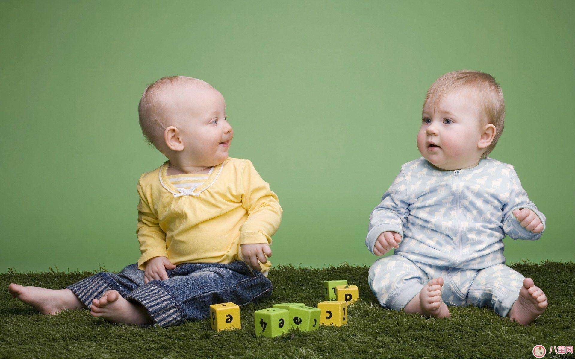 甜馨穿衣越來越美 如何給寶寶選購衣服