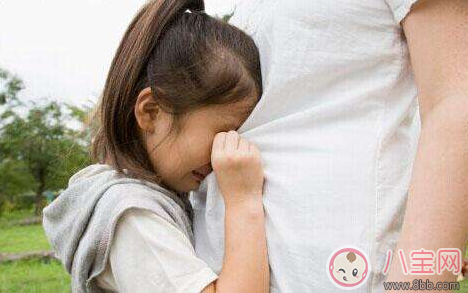 孩子太黏人怎么應(yīng)付 過(guò)分依賴父母的孩子怎么培養(yǎng)