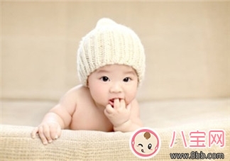 寶寶口腔期要滿足寶吸吮手指的習(xí)慣 寶寶口腔期要滿足寶吸吮手指的習(xí)慣