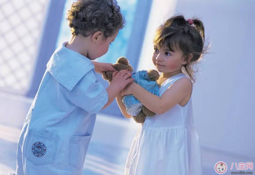 交朋友故事：小蝙蝠菲利烏斯