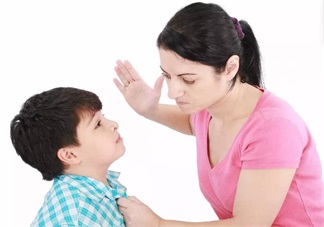 這種情況竟然是寶寶自卑的表現(xiàn) 孩子自卑如何讓他大方