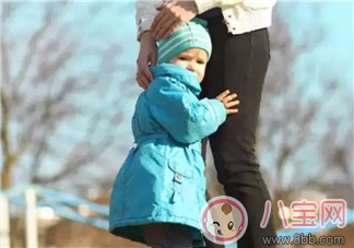 寶寶一直害羞怕生 如何引導(dǎo)孩子更合群 寶寶一直害羞怕生 如何引導(dǎo)孩子更合群