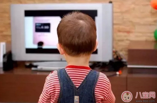 孩子看電視的壞處 孩子看電視上癮怎么辦 孩子看電視的壞處 孩子看電視上癮怎么辦