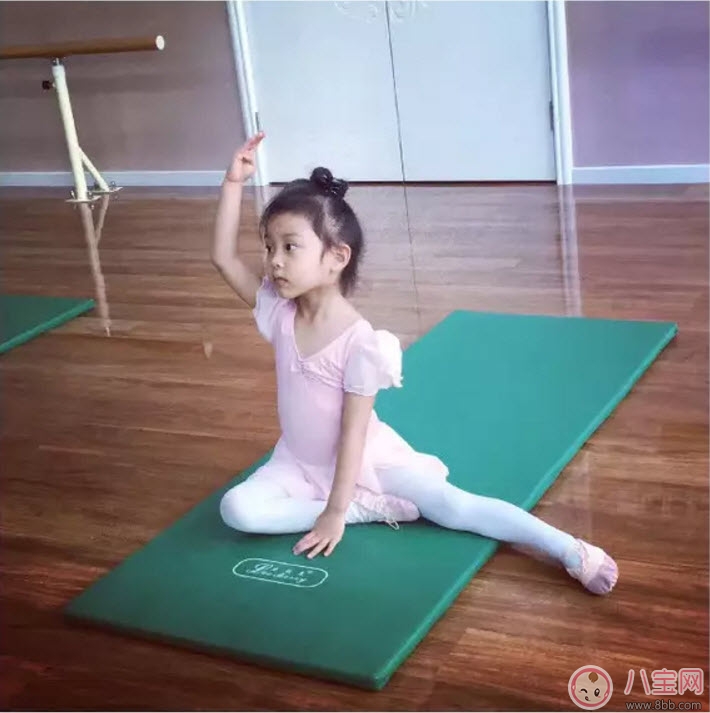 甜馨越來越美的原因 芭蕾舞蹈學(xué)習(xí)好處多 甜馨越來越美的原因 芭蕾舞蹈學(xué)習(xí)好處多