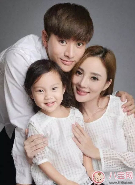 甜馨懂事有氣質(zhì) 李小璐育兒觀念有妙招