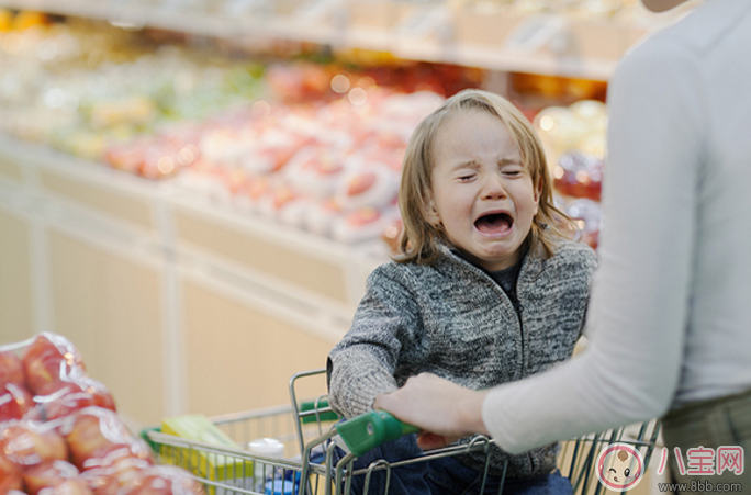 小孩子一看到玩具就想要 不買(mǎi)就哭怎么辦 小孩子一看到玩具就想要 不買(mǎi)就哭怎么辦