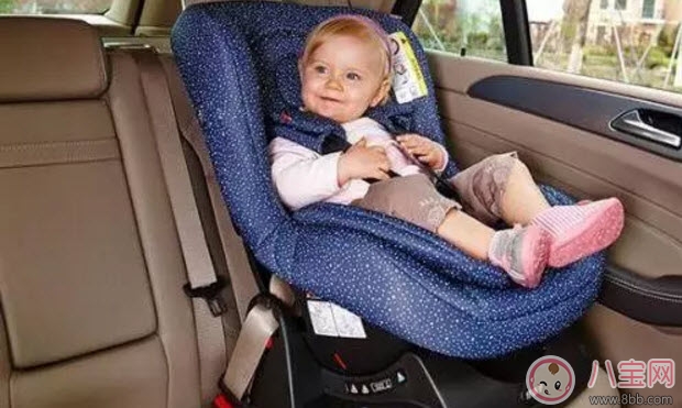 使用兒童安全座椅沒(méi)系安全帶 勿犯不必要的錯(cuò)誤
