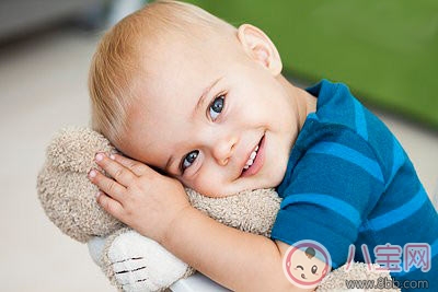 寶寶喜歡瞎扔?xùn)|西 如何培養(yǎng)孩子愛整理的性格 寶寶喜歡瞎扔?xùn)|西 如何培養(yǎng)孩子愛整理的性格