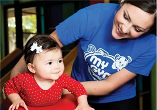 跟咘咘一起做早教運(yùn)動(dòng) 正確的早教運(yùn)動(dòng)的時(shí)間與方法