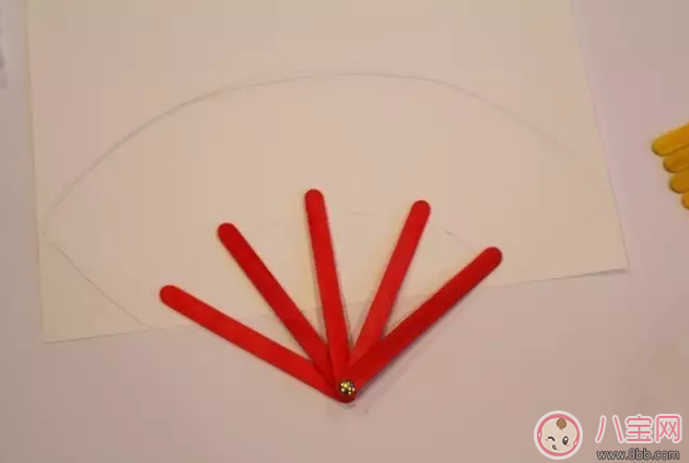 小小冰棍棒大用處 自制玩具來(lái)解暑