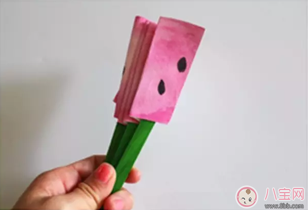 小小冰棍棒大用處 自制玩具來(lái)解暑