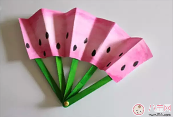 小小冰棍棒大用處 自制玩具來(lái)解暑