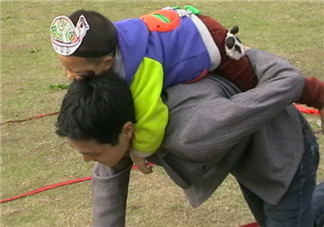 戶外親子游戲 共享一片藍天