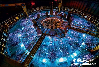 流浪地球重聚變發(fā)動(dòng)機(jī)技術(shù)和核聚變有什么關(guān)系