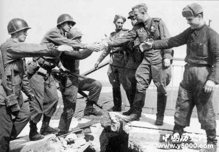 二戰(zhàn)魯爾戰(zhàn)役簡(jiǎn)介魯爾戰(zhàn)役傷亡魯爾戰(zhàn)役的意義是什么？