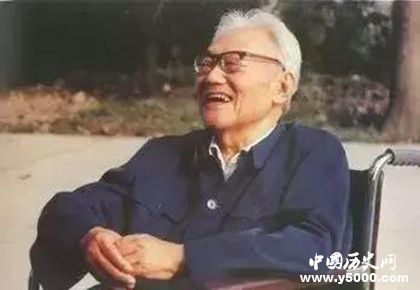 巴金簡介巴金作品生平經(jīng)歷介紹巴金人物評價(jià)榮譽(yù)獎項(xiàng)介紹