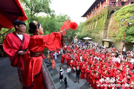 拋繡球寓意拋繡球選夫婿最早源于什么？