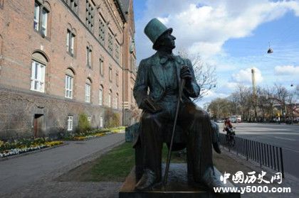 安徒生簡(jiǎn)介安徒生作品安徒生的真實(shí)身份 安徒生簡(jiǎn)介安徒生作品安徒生的真實(shí)身份