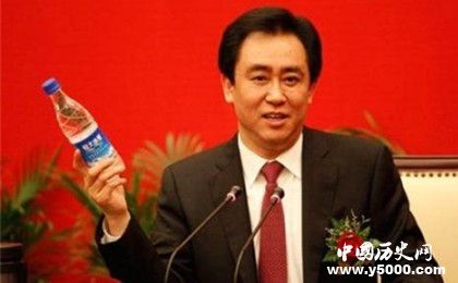 許家印簡(jiǎn)介許家印生平經(jīng)歷介紹許家印做過(guò)哪些慈善事業(yè)