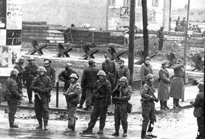 柏林危機歷史介紹柏林危機的歷史背景結(jié)果和影響 柏林危機歷史介紹柏林危機的歷史背景結(jié)果和影響