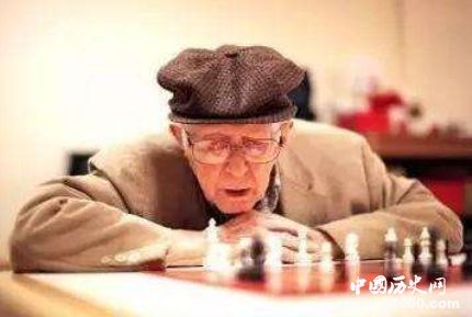 阿爾茲海默癥病因癥狀簡介怎樣預(yù)防阿爾茲海默癥？