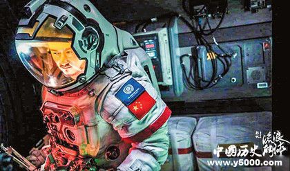 吳京再登新聞聯(lián)播吳京登上新聞聯(lián)播是拼命拍電影 吳京再登新聞聯(lián)播吳京登上新聞聯(lián)播是拼命拍電影