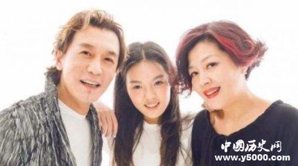 李詠女兒出書出的什么書李詠女兒個人簡介