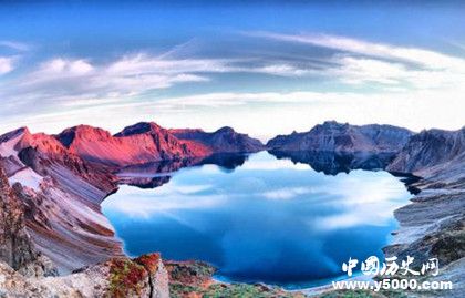 長白山天池簡介長白山地理位置氣候環(huán)境介紹旅游景點(diǎn)旅游攻略