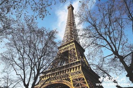 埃菲爾鐵塔130歲埃菲爾鐵塔象征著什么？