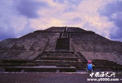 羽蛇城簡(jiǎn)介羽蛇城建造時(shí)間是誰(shuí)建的羽蛇城奇特之處