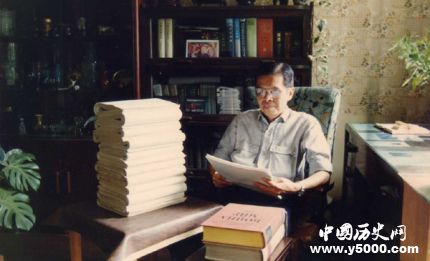 草嬰生平經(jīng)歷簡(jiǎn)介如何評(píng)價(jià)草嬰？