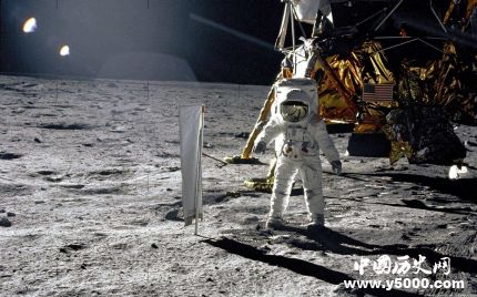 月亮碎石紐約拍賣時間月亮碎石價值探索月亮歷程簡介 月亮碎石紐約拍賣時間月亮碎石價值探索月亮歷程簡介