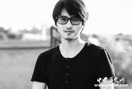 韓寒簡(jiǎn)介生平經(jīng)歷介紹韓寒有哪些作品韓寒是個(gè)什么樣的人 韓寒簡(jiǎn)介生平經(jīng)歷介紹韓寒有哪些作品韓寒是個(gè)什么樣的人