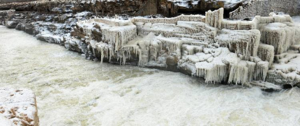 壺口瀑布冰凌奇觀冰凌的形成原因是什么？