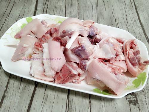 酸菜燒豬手的做法