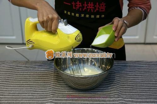 圣誕樹樁蛋糕的做法