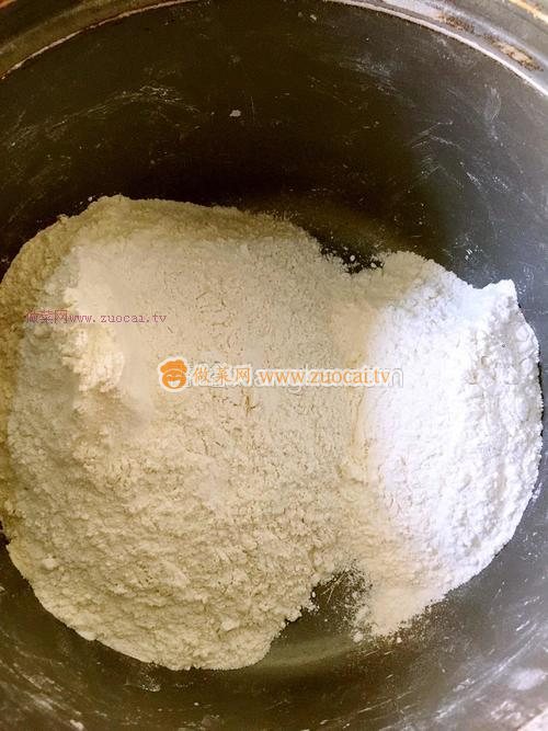 蕎面黃蘿卜蒸餃的做法