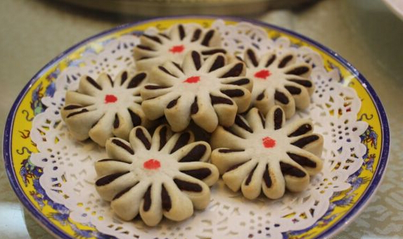 怎么做棗泥梅花酥？