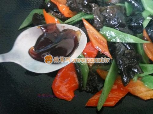 蕓豆炒木耳的做法