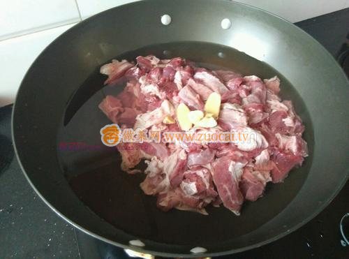 牛腩燉西紅柿的做法